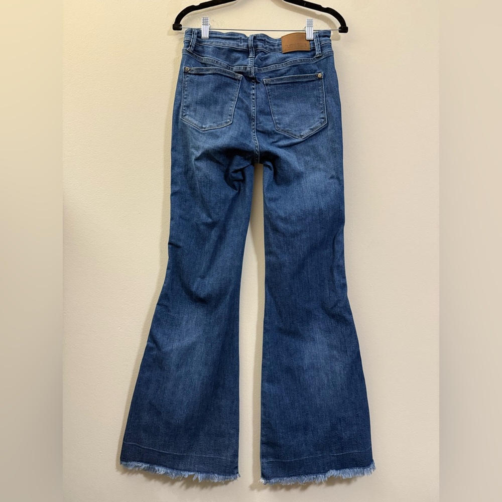 Judy Blue Flare Jeans in Medium Wash Blue - 7/28 - Picture 6 of 12